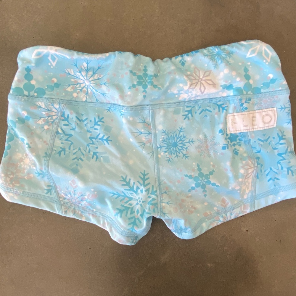 Fleo Snowflake Shorts